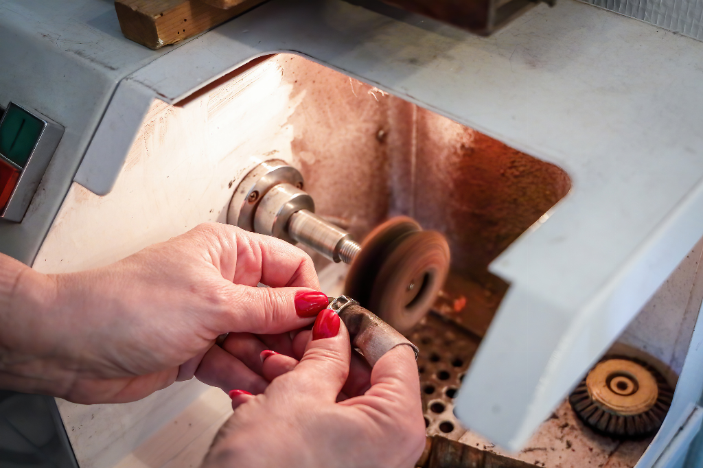 Praktische cursus voor nieuwe juwelierspersoneel